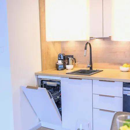 Miamare - Komfort Apartment, Panorama, Beach, Pool & Wellness Apartmán